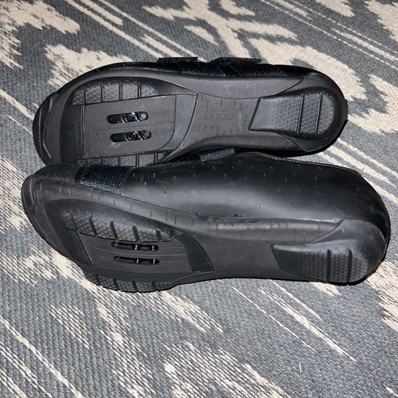 Fizik Gravel Bike Shoes - Picture 7 of 8
